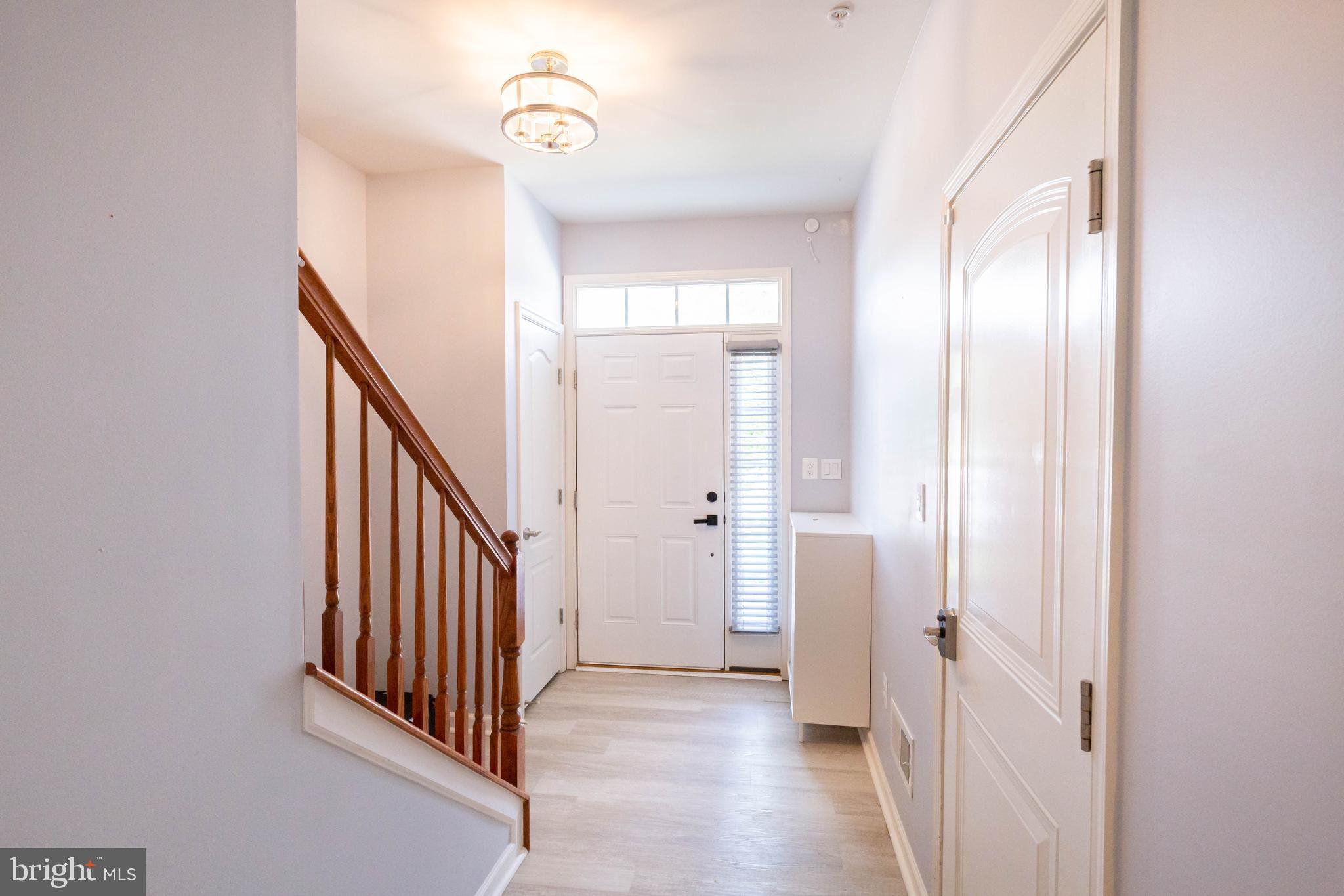 952 Winter Run Road Baltimore, MD 21220 - Photo 24 of 76 Front Door foyer area