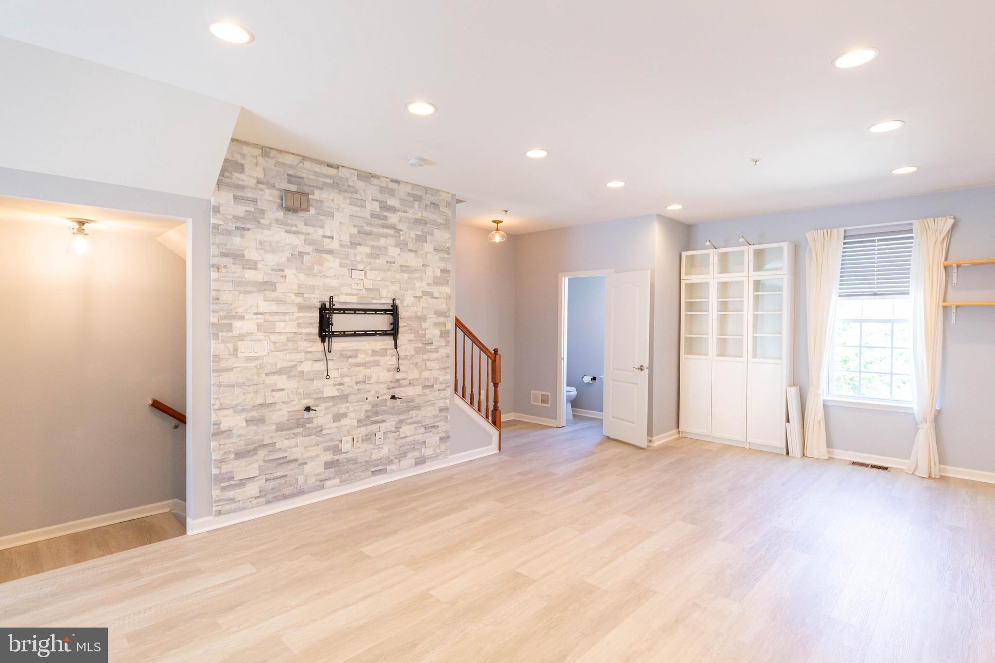 952 Winter Run Road Baltimore, MD 21220 - Photo 36 of 76 2nd Level Living Room