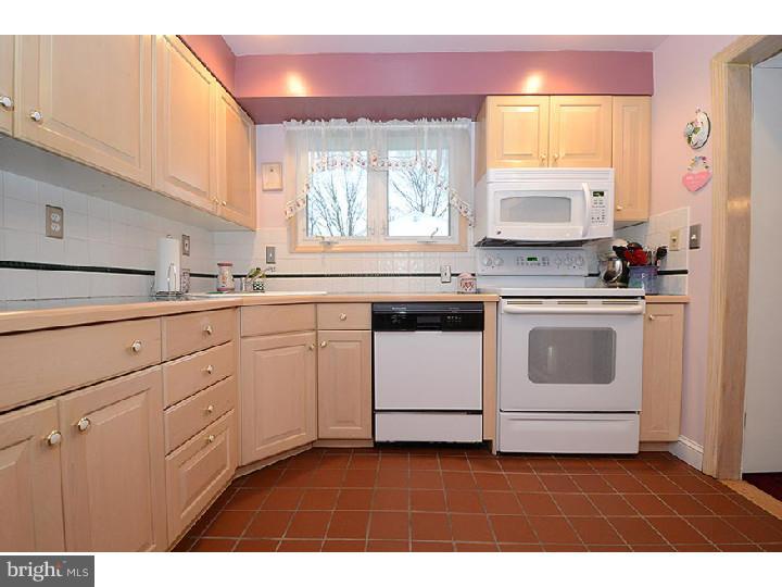 126 Tyson Road Newtown Square, PA 19073 - Photo 12 of 25 Kitchen