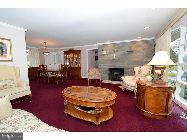 126 Tyson Road Newtown Square, PA 19073 - Photo 5 of 25 Living Room