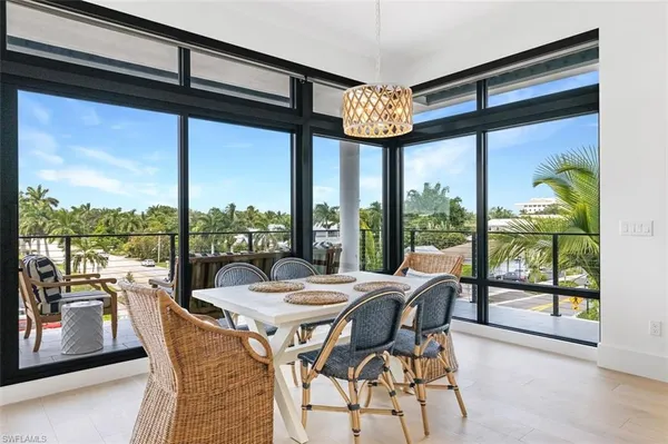 $18,000 | 850 Central Avenue, Unit 305, Naples, FL 34102
