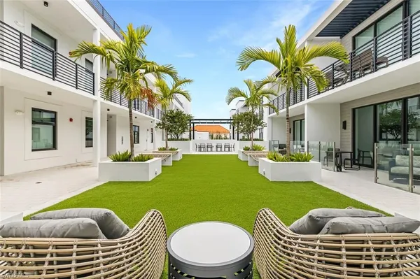 $18,000 | 850 Central Avenue, Unit 305, Naples, FL 34102