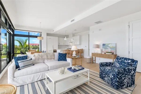 $18,000 | 850 Central Avenue, Unit 305, Naples, FL 34102