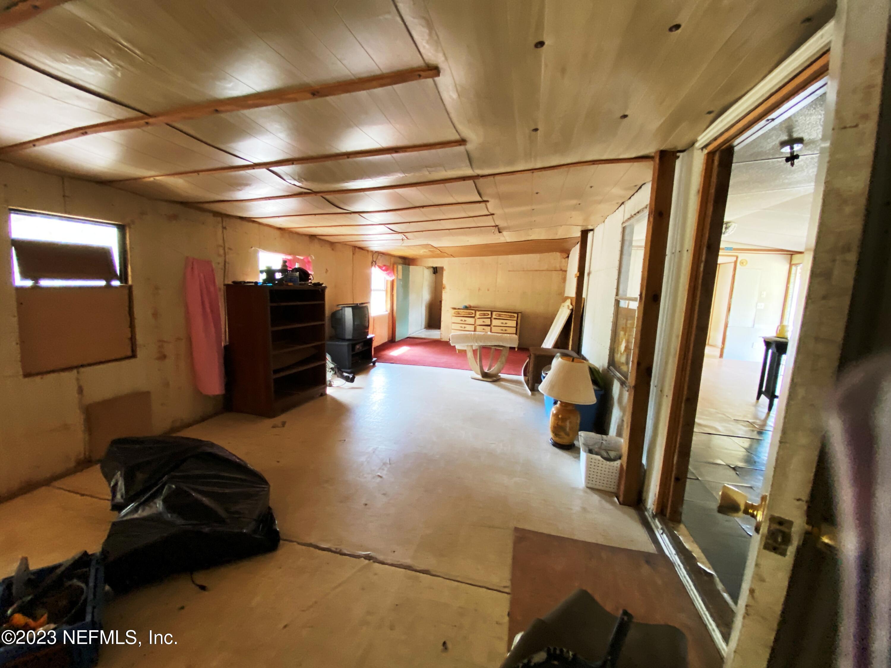 157 Union Camp Road Crescent City, FL 32112 - Photo 13 of 20 Family Room