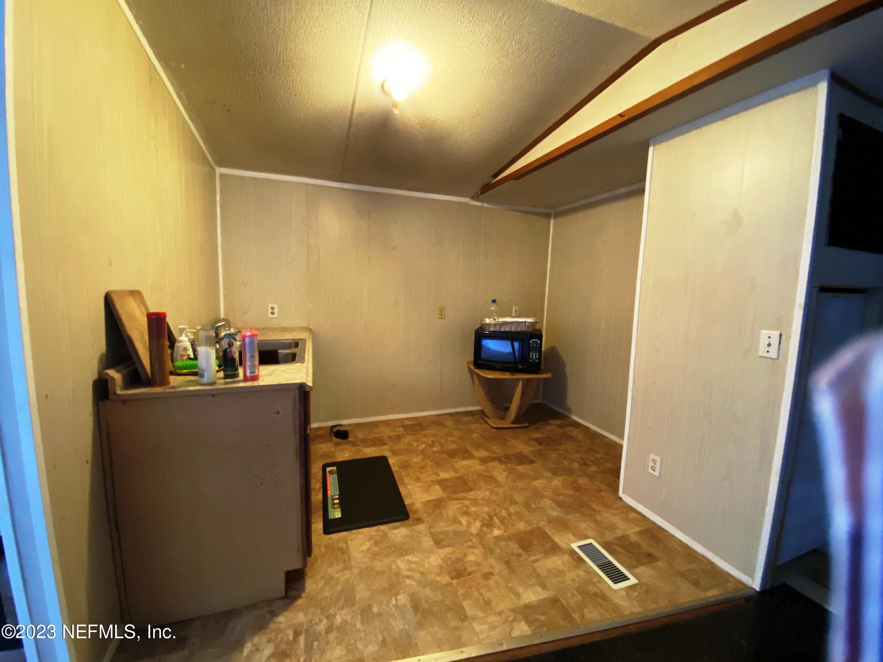 157 Union Camp Road Crescent City, FL 32112 - Photo 6 of 20 Kitchen 2