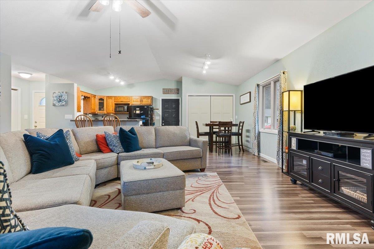 57 Celeste Court Springfield, IL 62703 - Photo 7 of 30