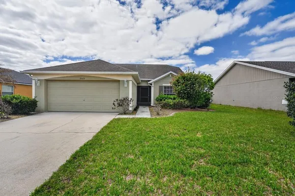 $300,000 | 2523 Bobby Lee Lane, St. Cloud, FL 34772