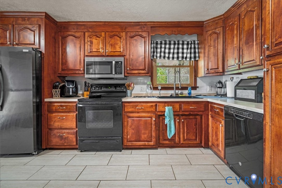 5809 Sutherland Drive Sutherland, VA 23885 - Photo 16 of 42