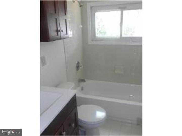 27 Larkspur Road Levittown, PA 19056 - Photo 9 of 11 Bathroom