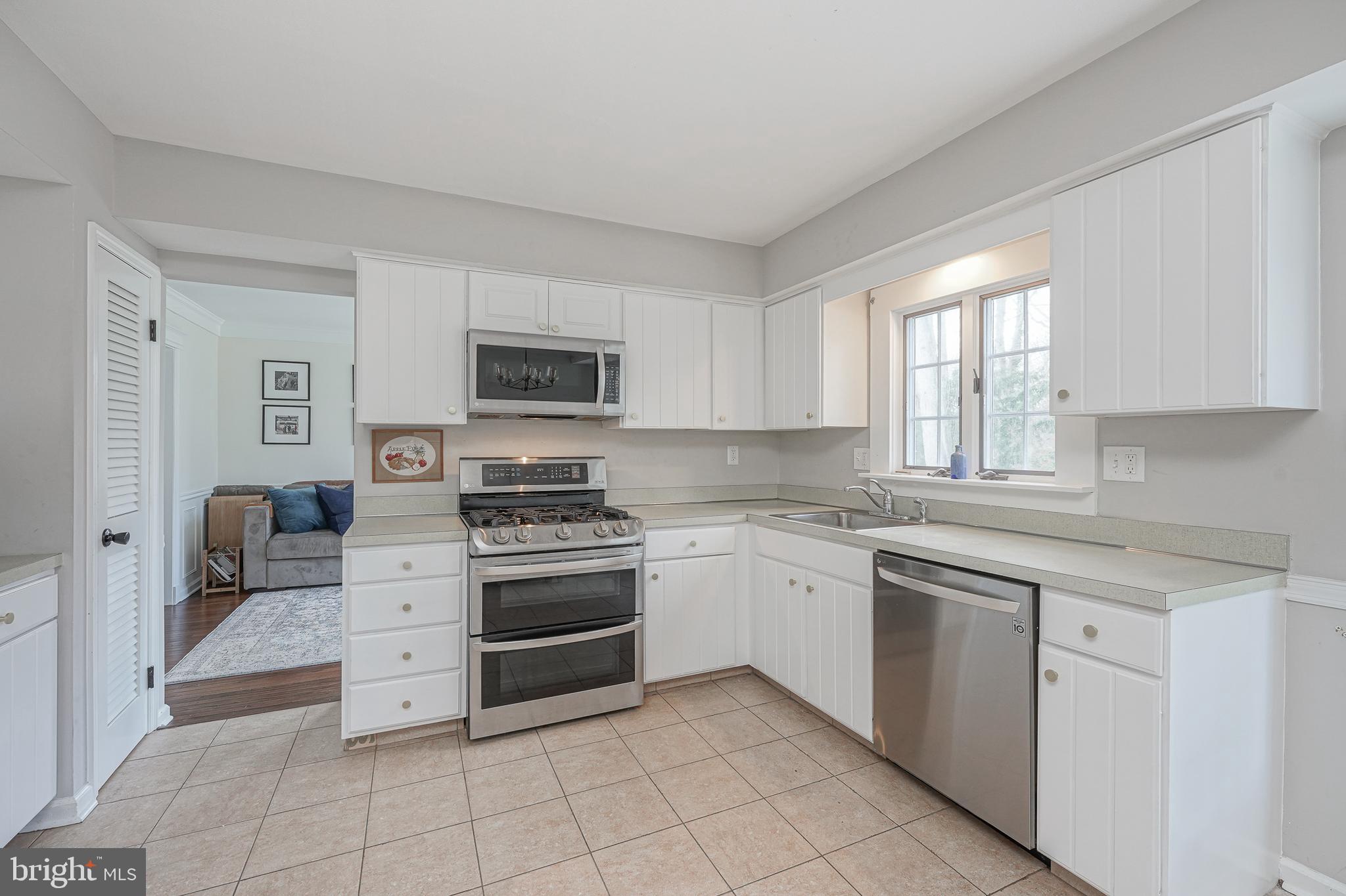 785 Cornwallis Drive Mount Laurel, NJ 08054 - Photo 11 of 41