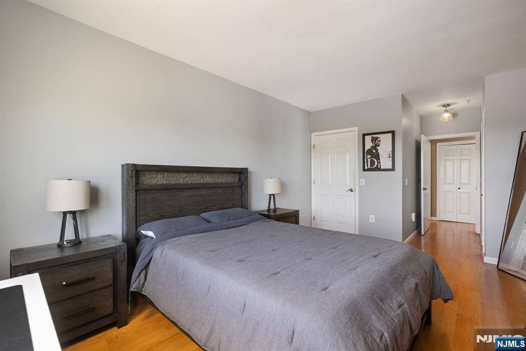 345 The Promenade Edgewater, NJ 07020 - Photo 7 of 16