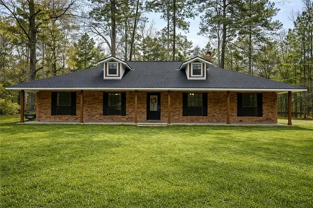 $319,900 | 213 Hamilton Drive, Pineville, LA 71360