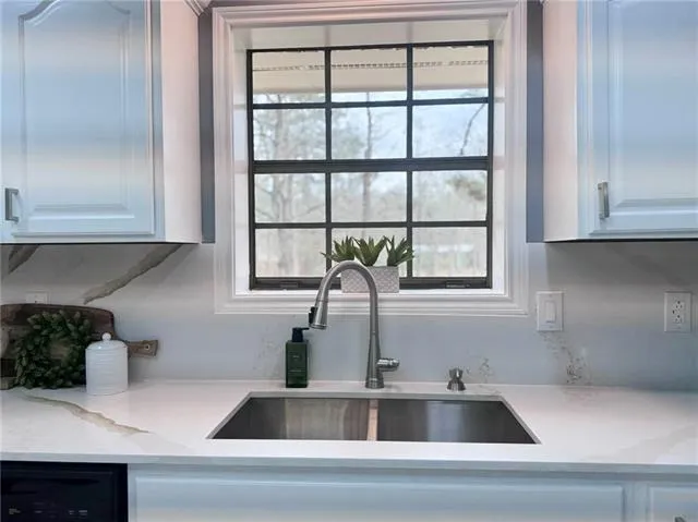 $299,900 | 213 Hamilton Drive, Pineville, LA 71360