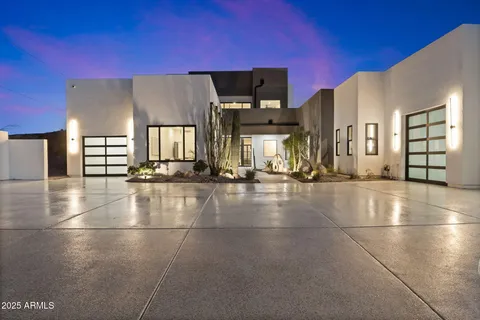 a view of a outdoor space with seating area