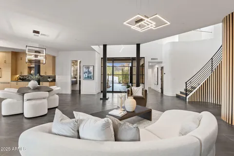 $5,099,000 | 3135 East Palo Verde Drive, Phoenix, AZ 85016