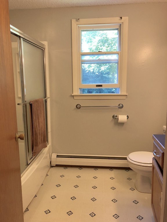 194 Amherst Road Pelham, MA 01002 - Photo 11 of 20