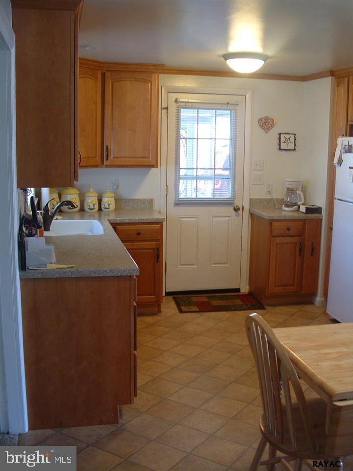 33 Butter Road Dover, PA 17315 - Photo 6 of 18 Gallery Image 6