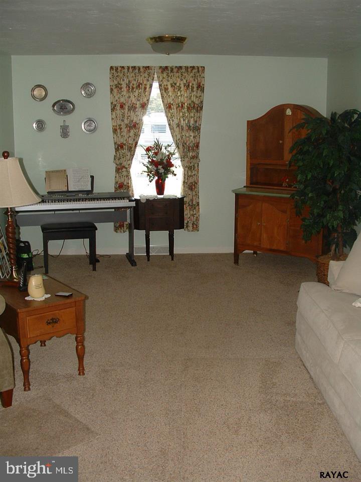 33 Butter Road Dover, PA 17315 - Photo 9 of 18 Gallery Image 9