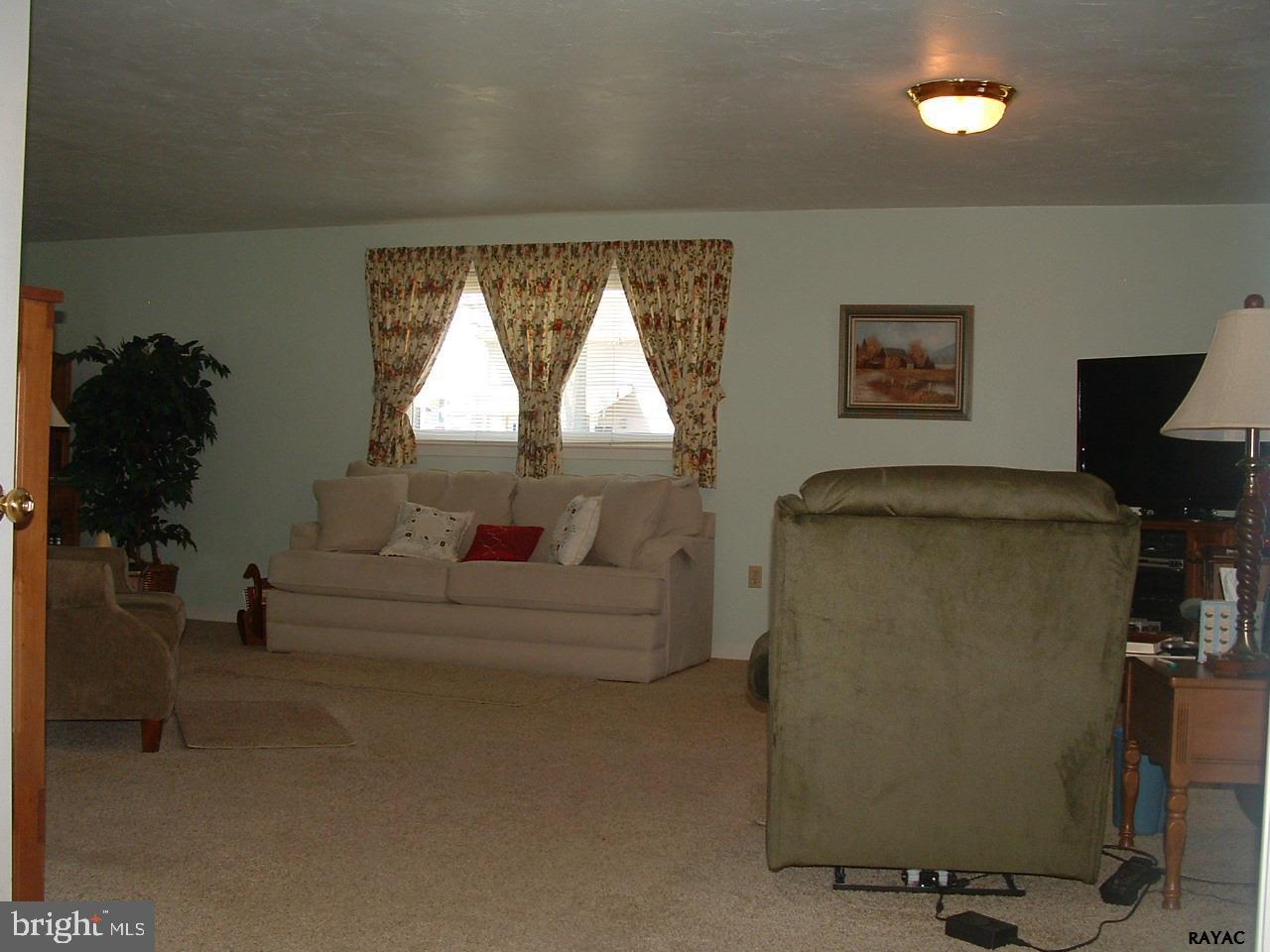 33 Butter Road Dover, PA 17315 - Photo 10 of 18 Gallery Image 10