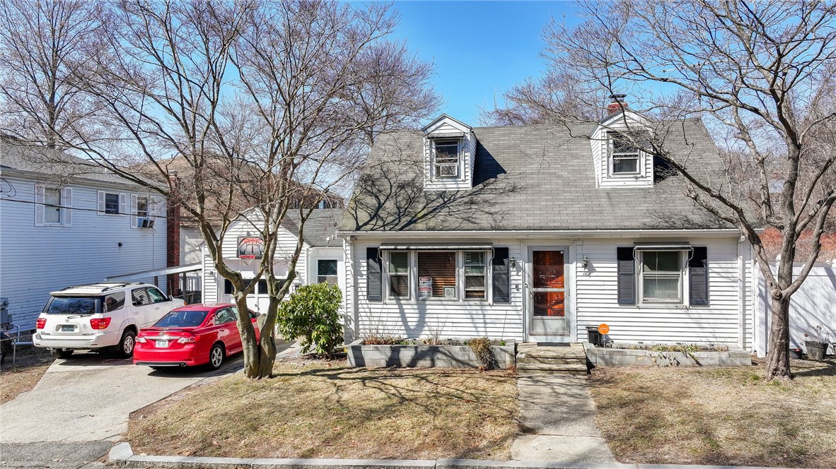 18 Ridgeway Avenue Providence, RI 02909 - Photo 6 of 39