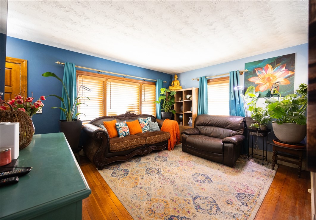 18 Ridgeway Avenue Providence, RI 02909 - Photo 7 of 39