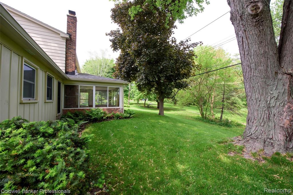 29870 Fox Grove Road Farmington, MI 48334 - Photo 32 of 35