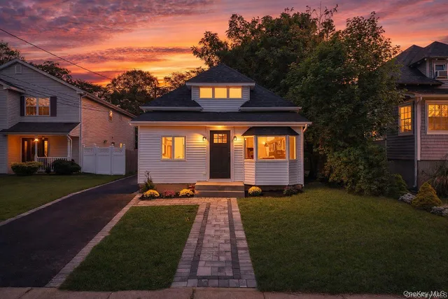 $625,000 | 15 East Hamilton Avenue, Massapequa, NY 11758