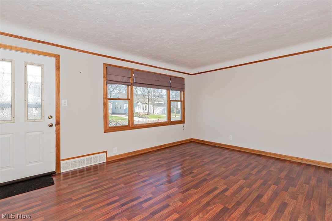 5970 Edgewood Road Cleveland, OH 44124 - Photo 3 of 34