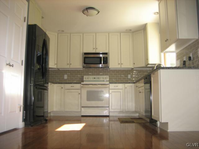 519 Mountain View Road Nazareth, PA 18064 - Photo 3 of 20 New Kitchen