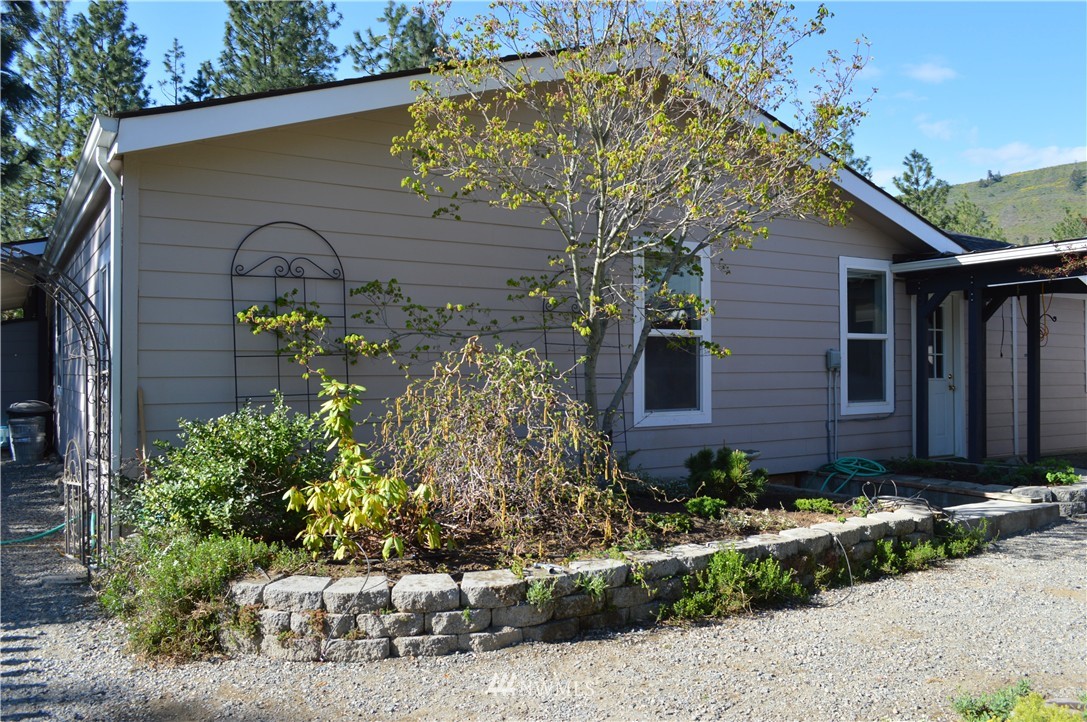 15 Cats Ear Road Winthrop, WA 98862 - Photo 4 of 25 Gallery Image 4