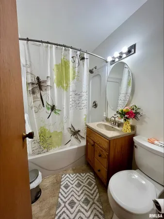 $129,900 | 1223 Arcadia Drive, Galesburg, IL 61401