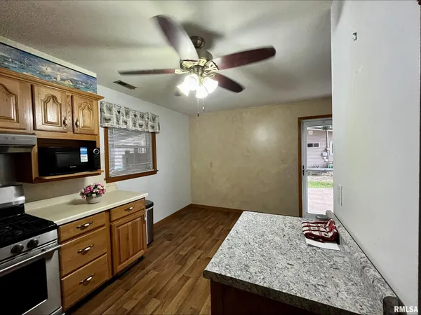 $129,900 | 1223 Arcadia Drive, Galesburg, IL 61401