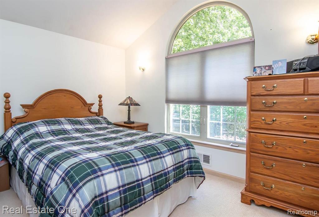 1127 Bloomer Road Rochester Hills, MI 48307 - Photo 13 of 28