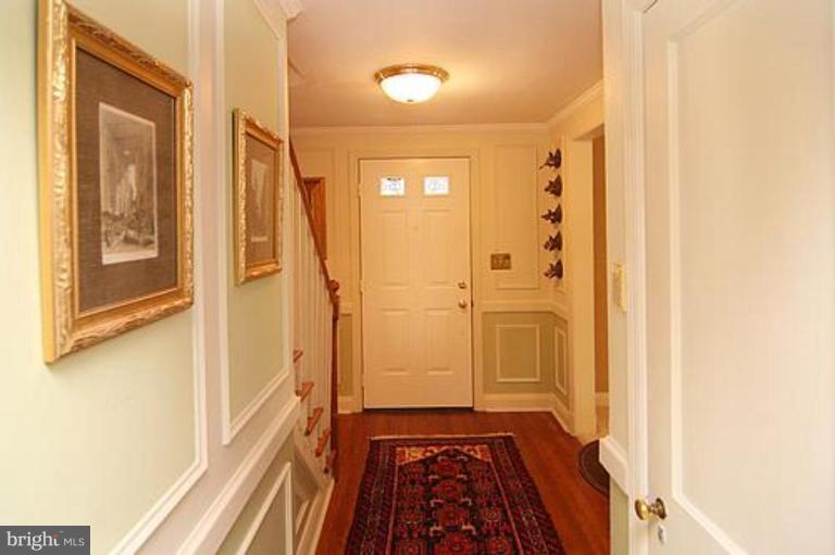 719 Howard Road Pikesville, MD 21208 - Photo 14 of 21 Foyer/Hall