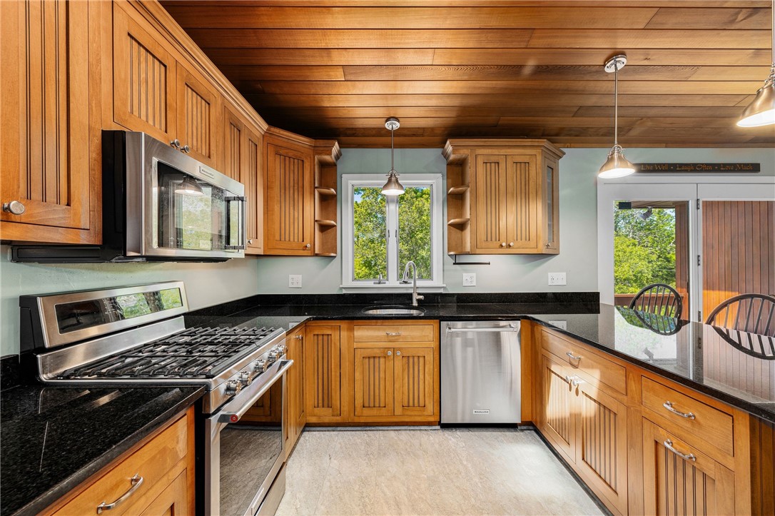 11 Cove Road Narragansett, RI 02882 - Photo 16 of 50