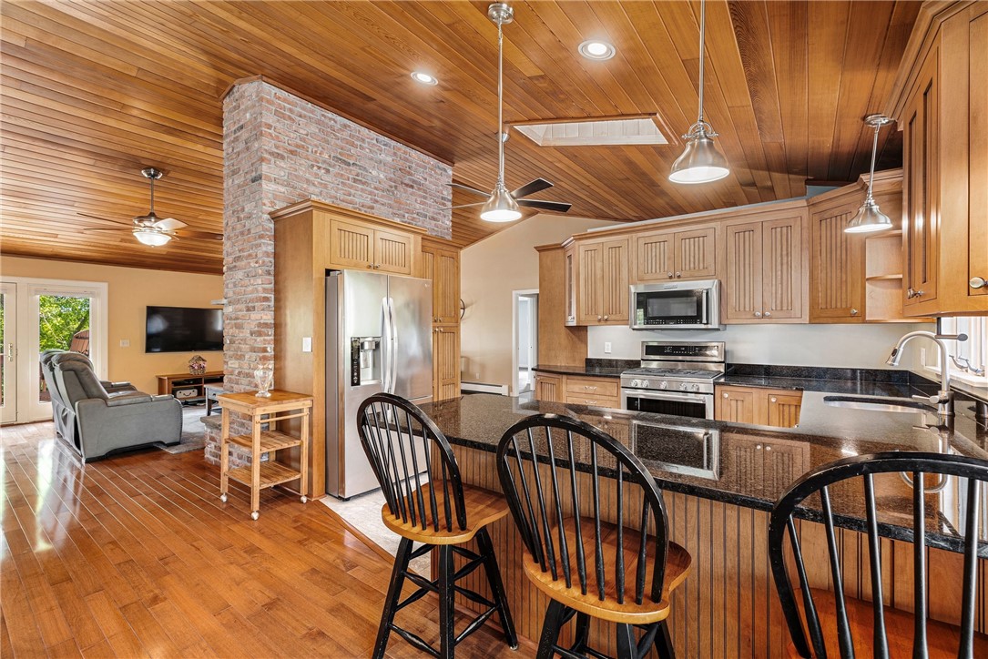 11 Cove Road Narragansett, RI 02882 - Photo 19 of 50