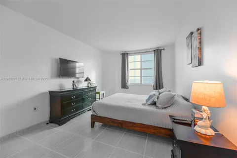 $479,000 | 1950 South Ocean Drive, Unit 17N, Hallandale Beach, FL 33009