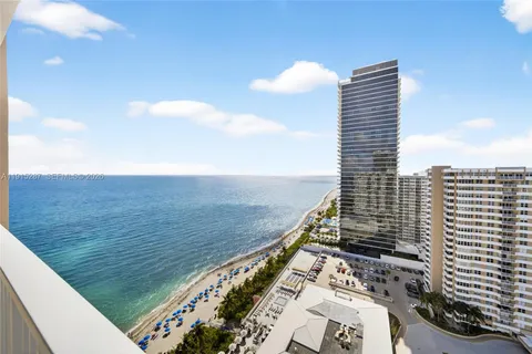 $450,000 | 1950 South Ocean Drive, Unit 17N, Hallandale Beach, FL 33009