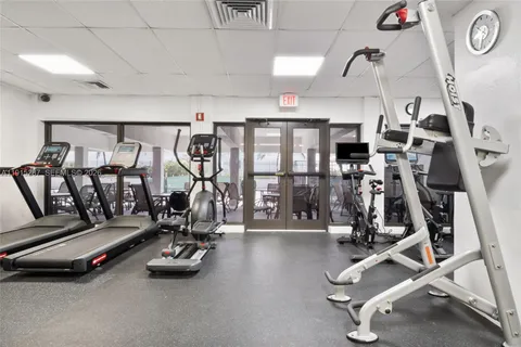 $450,000 | 1950 South Ocean Drive, Unit 17N, Hallandale Beach, FL 33009