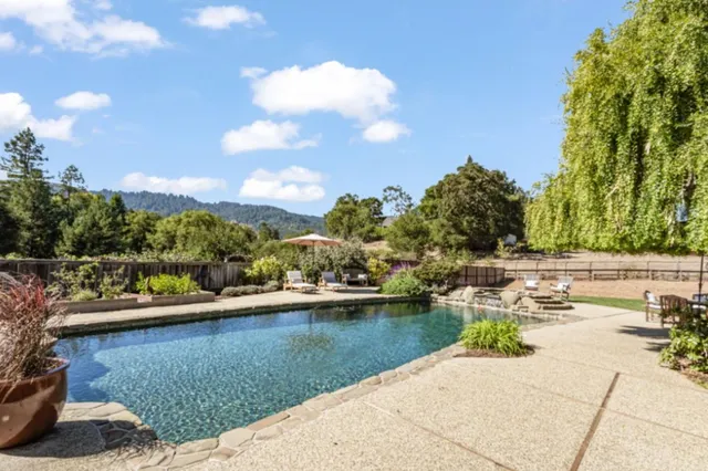 a view of a lake with houses