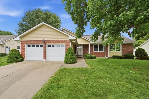 $349,000 | 1108 Southwest 8 Terrace, Lee's Summit, MO 64081