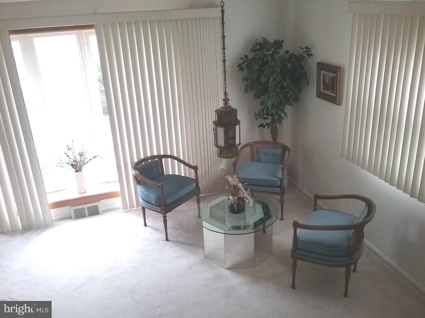 1103 Morefield Road Philadelphia, PA 19115 - Photo 5 of 21 Living Room
