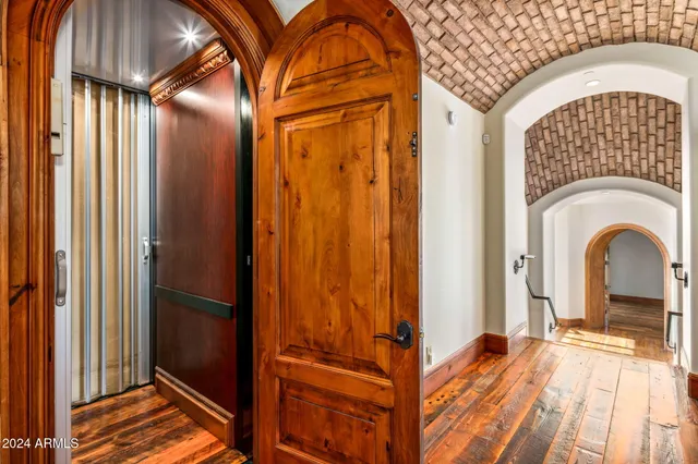 $5,995,000 | 42820 North Fleming Springs Road, Cave Creek, AZ 85331