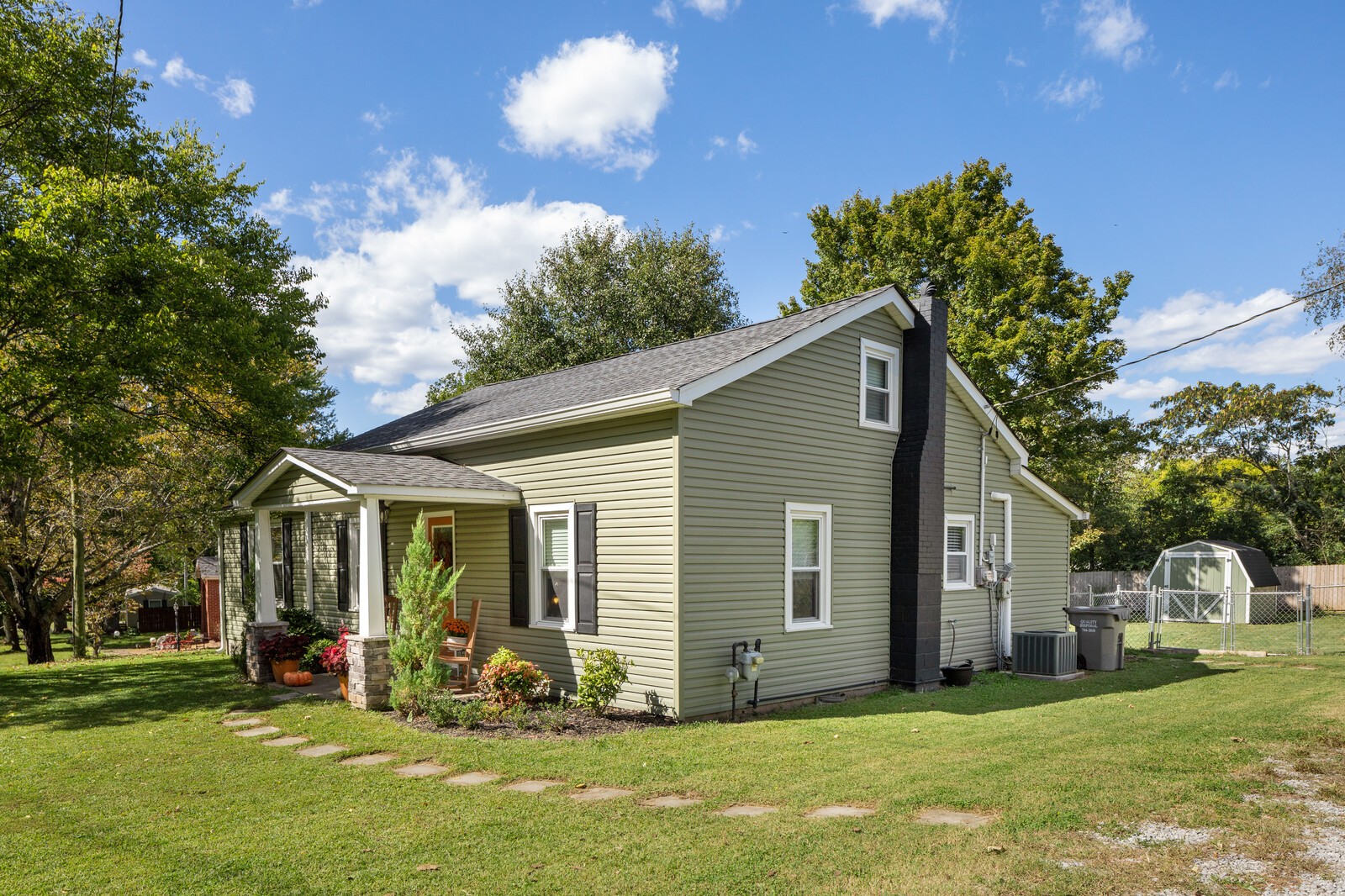 2531 Pleasant View Road Pleasant View, TN 37146 - Photo 2 of 35 a front view of house with yard and green space