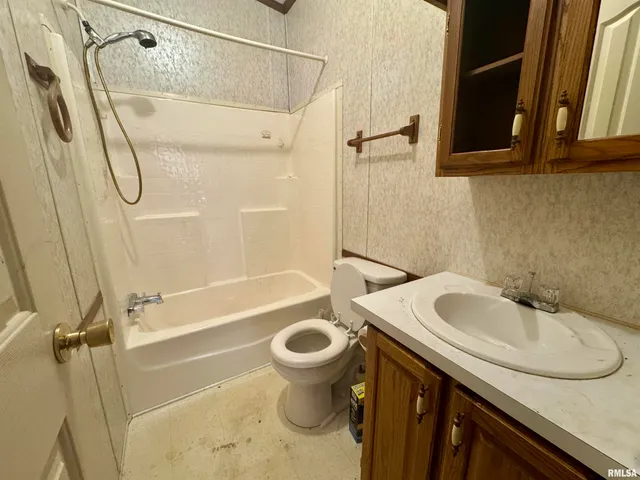 $125,000 | 14568 Cambria Road, Carterville, IL 62918