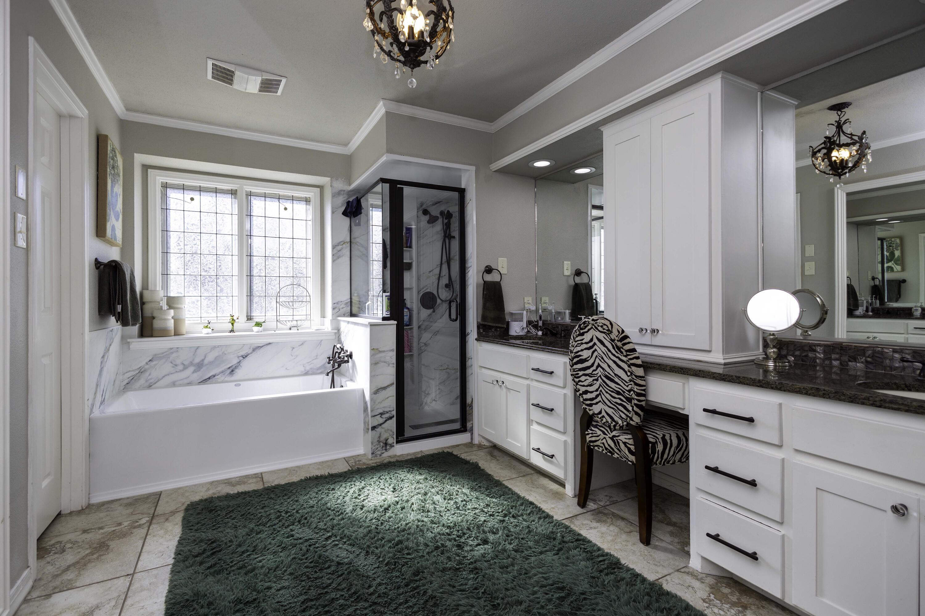 5101 2nd Street Lubbock, TX 79416 - Photo 21 of 41 Primary Bath