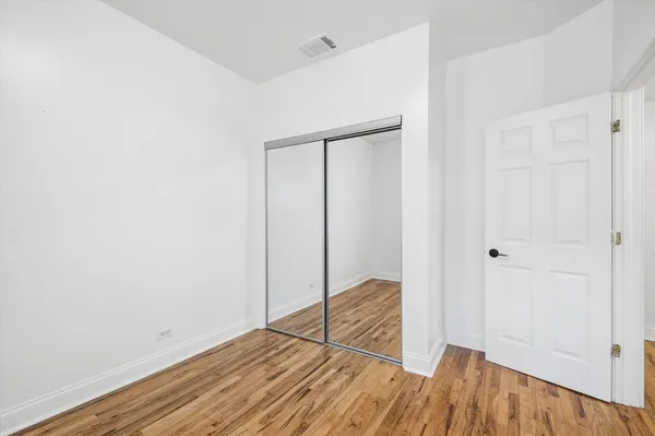 $225,000 | 3849 West Ainslie Street, Unit 1, Chicago, IL 60625
