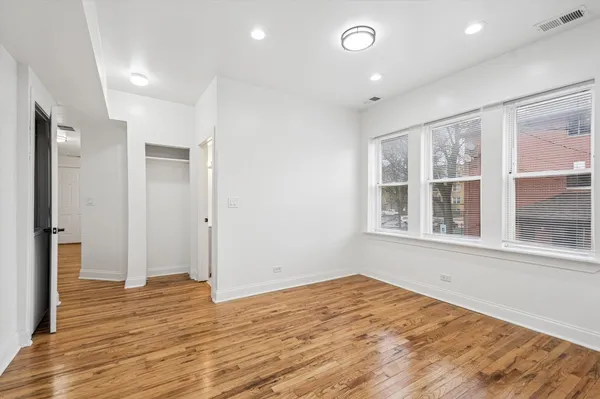 $225,000 | 3849 West Ainslie Street, Unit 1, Chicago, IL 60625