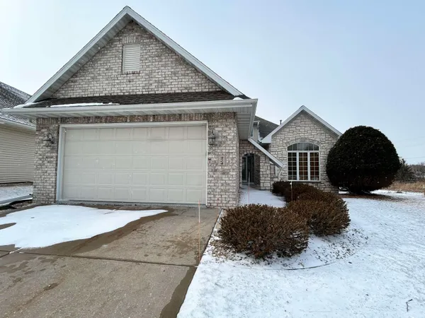 $485,000 | 924 Pondview Court, Appleton, WI 54913