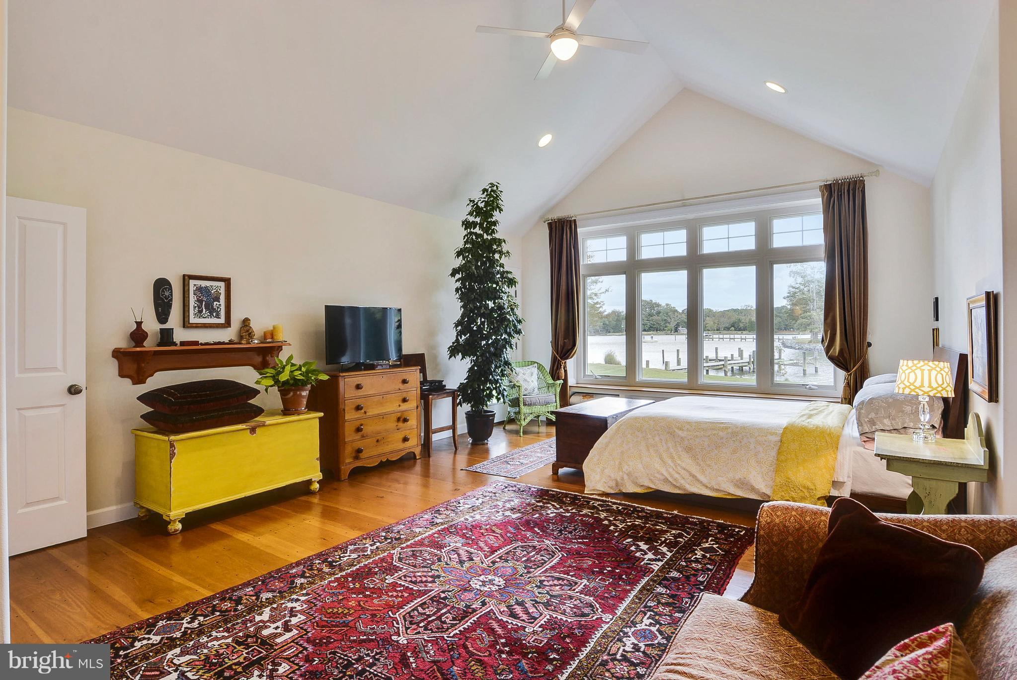 25946 River Road Newcomb, MD 21653 - Photo 16 of 30 ...window seat on water side, vaulted ceiling...